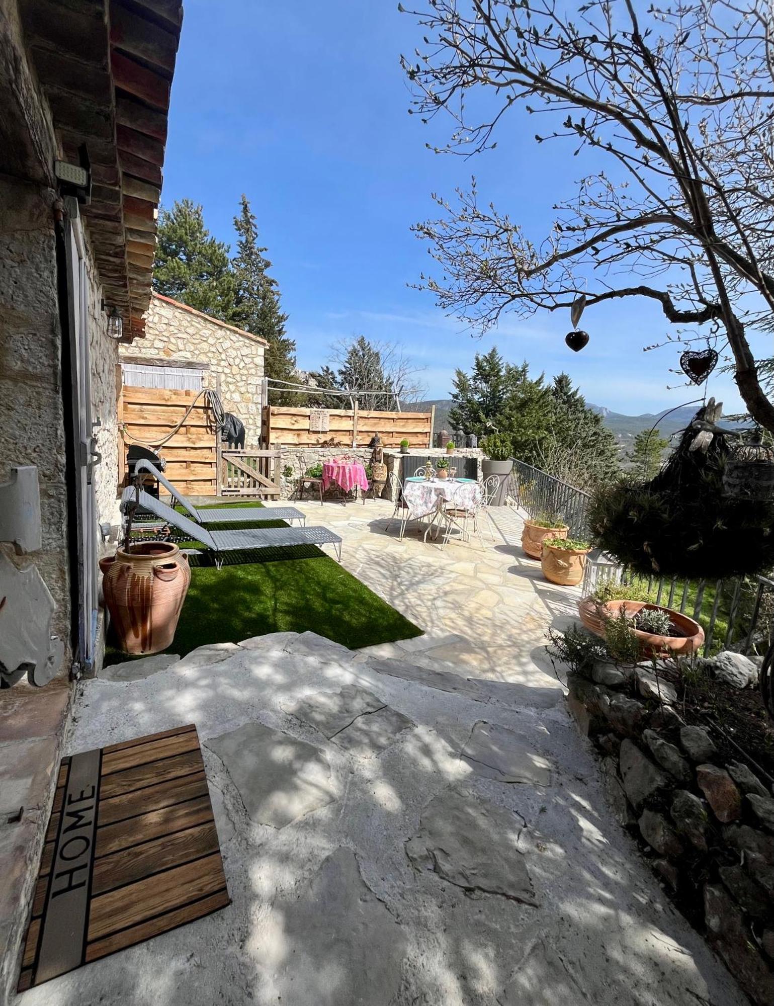 La Maison D'Eddy Et Caro Aux Portes Du Verdon 트리겐스 외부 사진